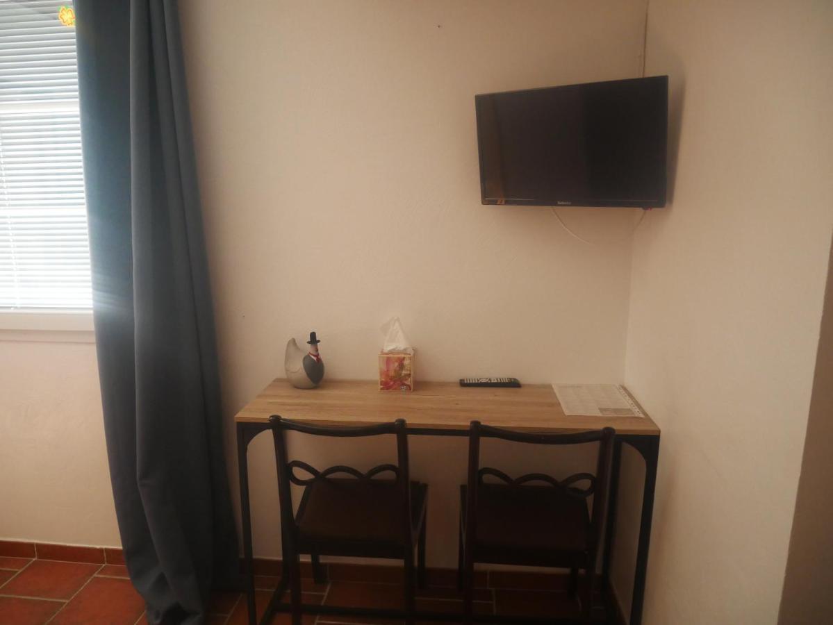 La Feniere Bed & Breakfast Venejan Luaran gambar